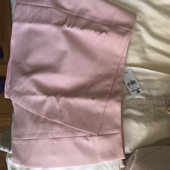 *NWT* Express skort. Multiple sizes- 0 & 2! - Picture 3 of 8